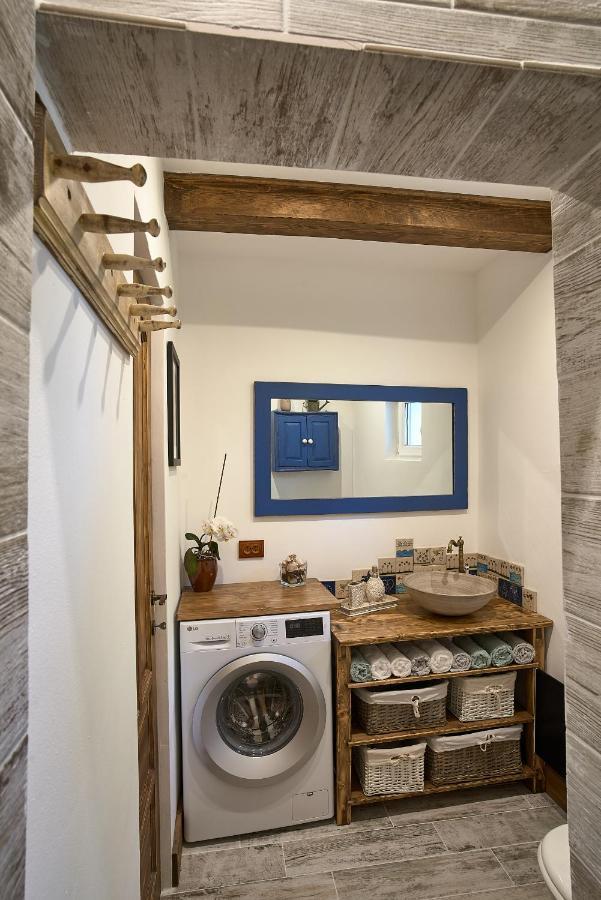 Walnut Tree Cottage Săcele Esterno foto
