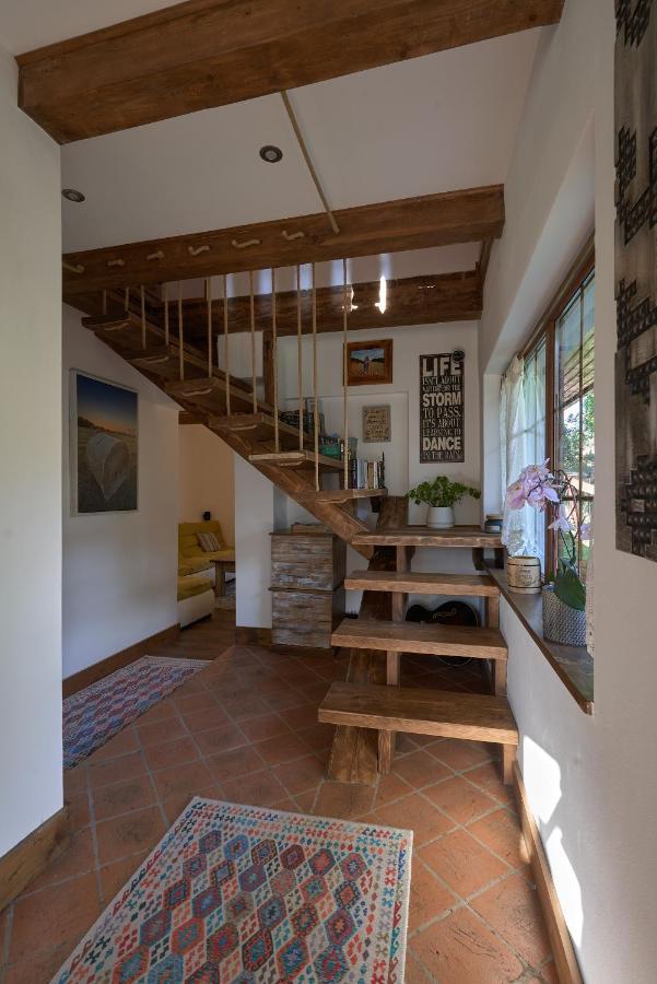 Walnut Tree Cottage Săcele Esterno foto