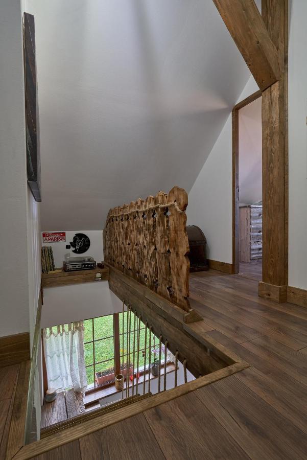 Walnut Tree Cottage Săcele Esterno foto